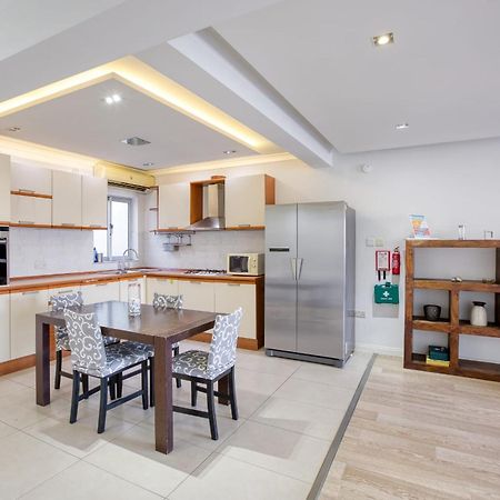 Seafront Apartment-Hosted By Sweetstay Pietà Exterior foto