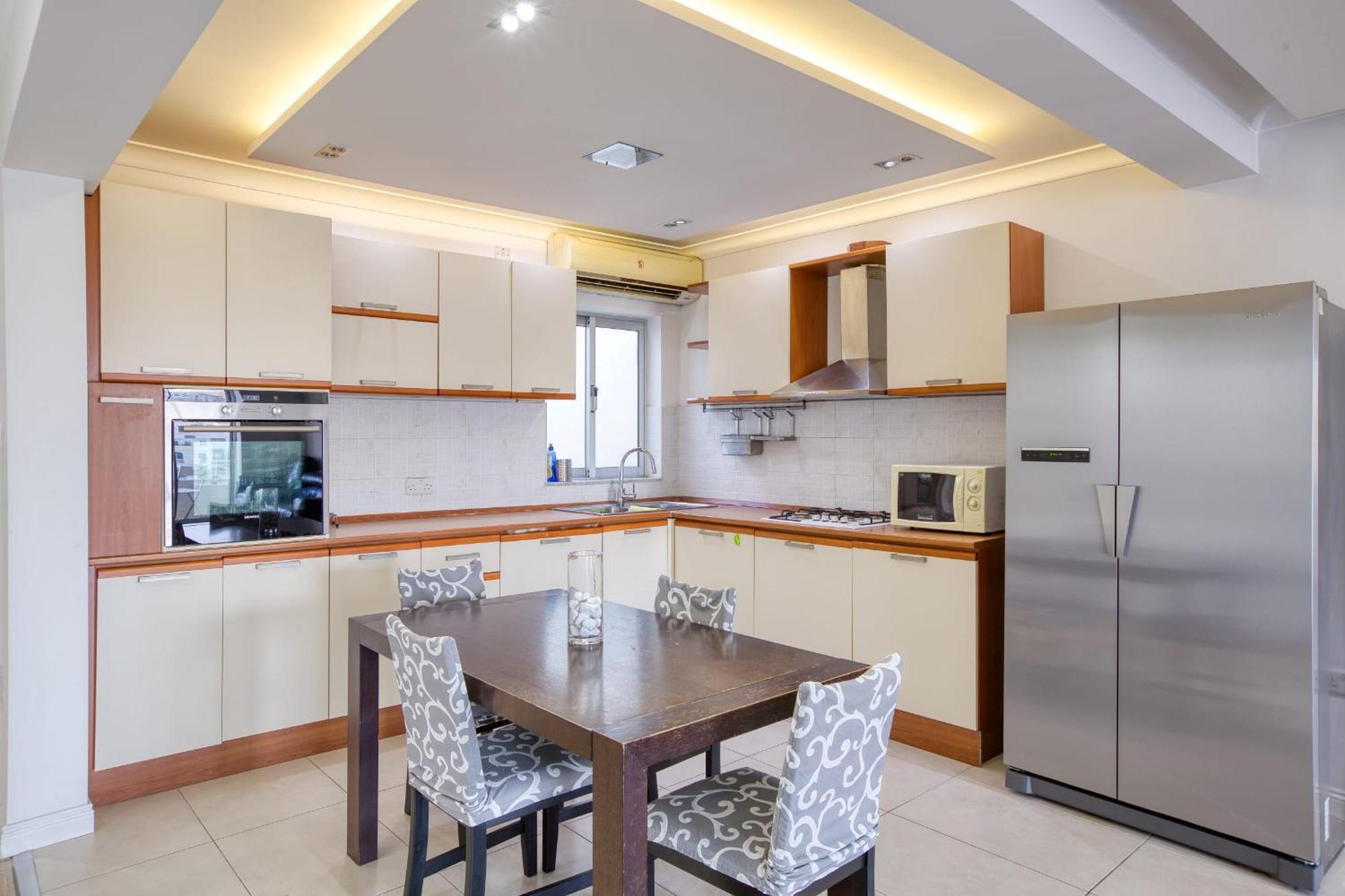 Seafront Apartment-Hosted By Sweetstay Pietà Exterior foto