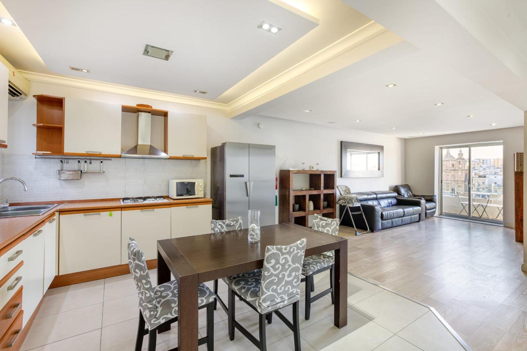 Seafront Apartment-Hosted By Sweetstay Pietà Exterior foto